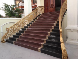 Chiêm Ngưỡng Vẻ Đẹp và Độ Bền Vượt Trội của Cầu Thang Nhôm Đúc 2024